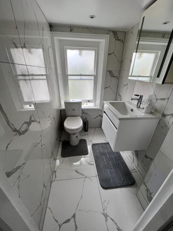 Lovely 2 Bedroom Flat With Roof Terrace In London Nw6 Zewnętrze zdjęcie