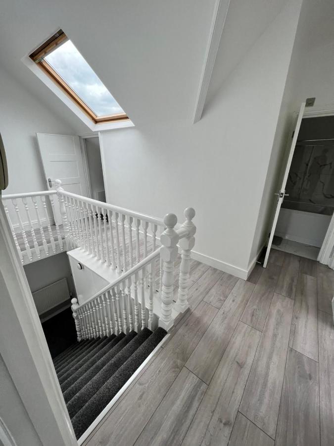Lovely 2 Bedroom Flat With Roof Terrace In London Nw6 Zewnętrze zdjęcie