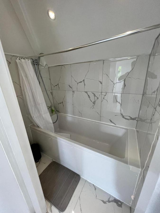 Lovely 2 Bedroom Flat With Roof Terrace In London Nw6 Zewnętrze zdjęcie